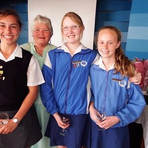 Vlnr is Fiona Fourie, Stienie Geldenhuys, Mia Hughes  en Goldien Wolfaardt